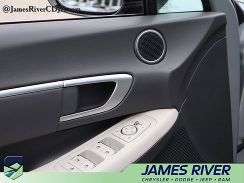 Used 2025 Hyundai Sonata SEL FWD image 21
