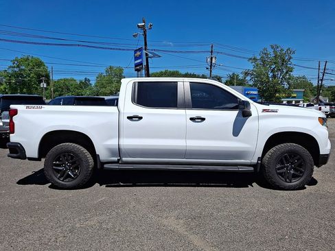 Used 2024 Chevrolet Silverado 1500 LT Trail Boss w/ Convenience Package II AWD/4WD image 8