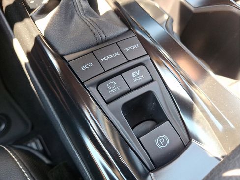 Used 2025 Toyota Camry SE w/ Convenience Package FWD image 22