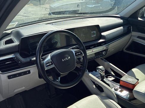 Used 2025 Kia Telluride EX w/ EX Captain's Chair Package AWD/4WD image 14