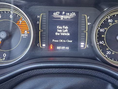 Used 2020 Jeep Cherokee Latitude Plus w/ Cold Weather Group image 9