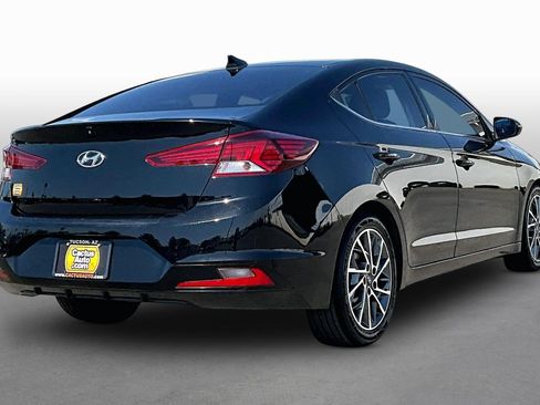 Used 2020 Hyundai Elantra Limited FWD image 2