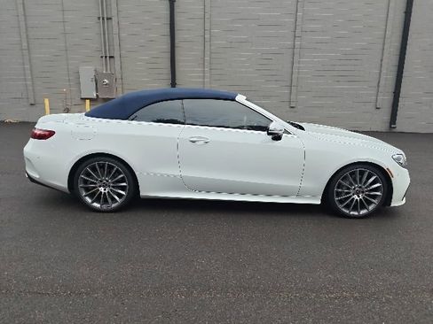 Used 2023 Mercedes-Benz E 450 Cabriolet image 2