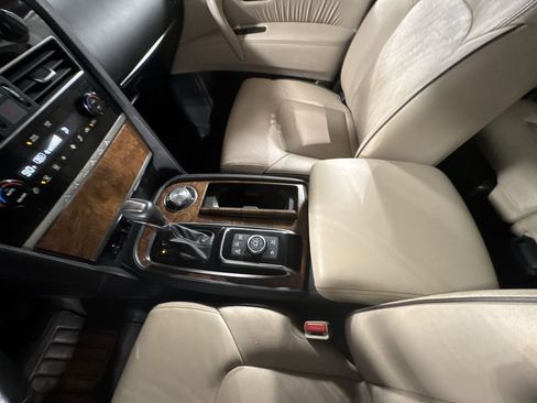 Used 2024 Nissan Armada SL image 28