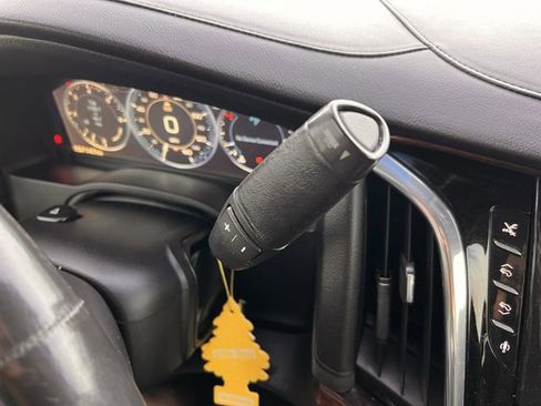 Used 2015 Cadillac Escalade Premium image 17