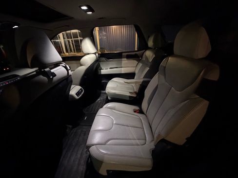 Used 2020 Hyundai Palisade SEL w/ Premium Package FWD image 15