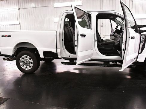 Used 2024 Ford F350 XLT image 15