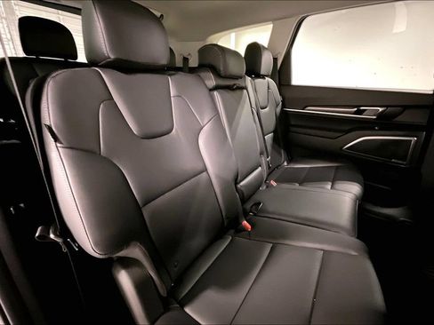Used 2025 Kia Telluride LX FWD image 10