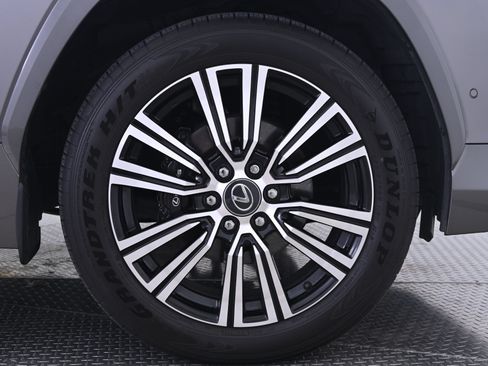 Used 2026 Lexus LX 700h Luxury AWD/4WD image 14