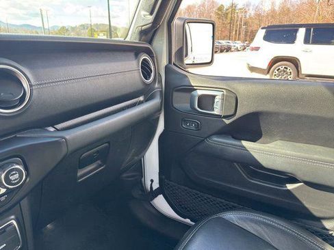 Used 2022 Jeep Wrangler Unlimited Sahara w/ Cold Weather Group AWD/4WD image 22
