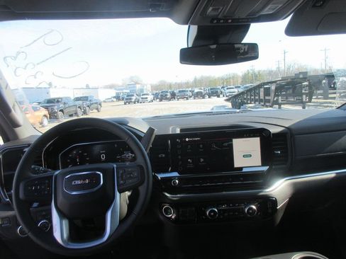 New 2026 GMC Sierra 1500 SLE AWD/4WD image 14