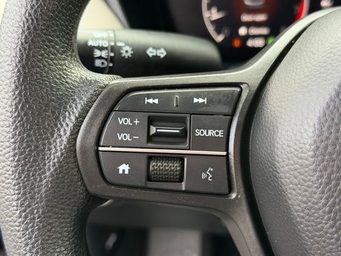 Used 2023 Honda HR-V LX image 15