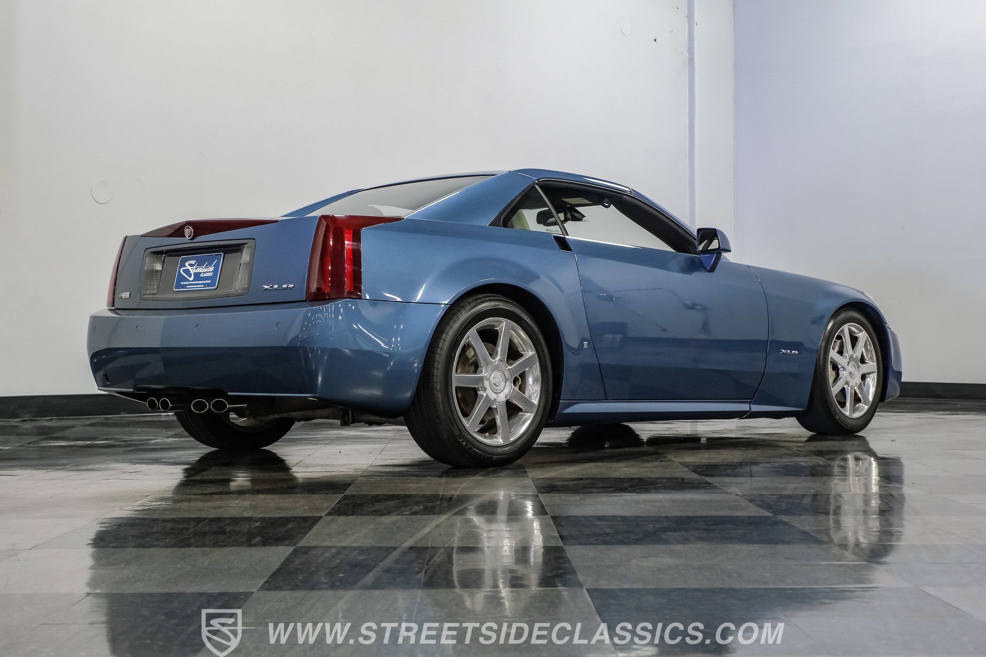 Used 2006 Cadillac XLR RWD image 27