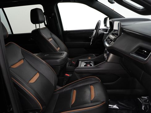 Used 2023 GMC Yukon XL AT4 w/ AT4 Premium Package image 11