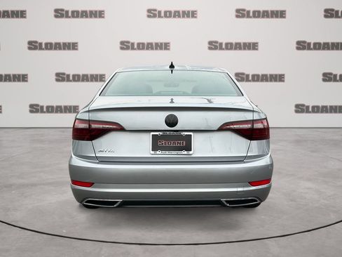 Used 2020 Volkswagen Jetta R-Line w/ R-Line Cold Weather Package FWD image 4
