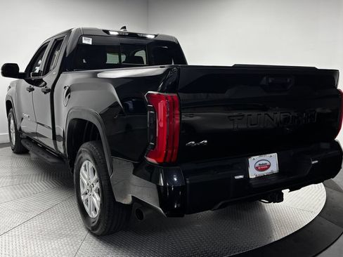 Used 2022 Toyota Tundra SR5 w/ SR5 Convenience Package AWD/4WD image 33