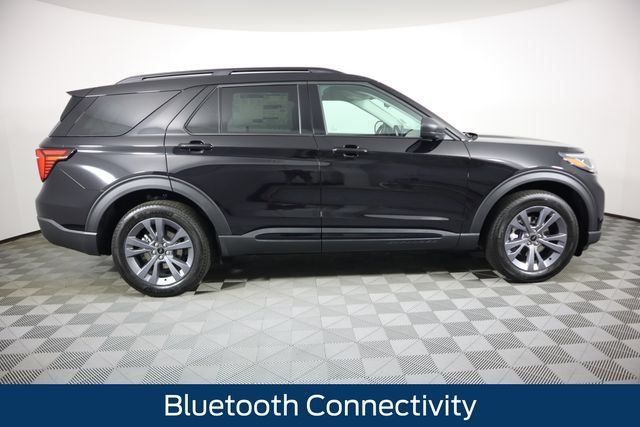 New 2026 Ford Explorer Active w/ Active Comfort Package AWD/4WD image 2