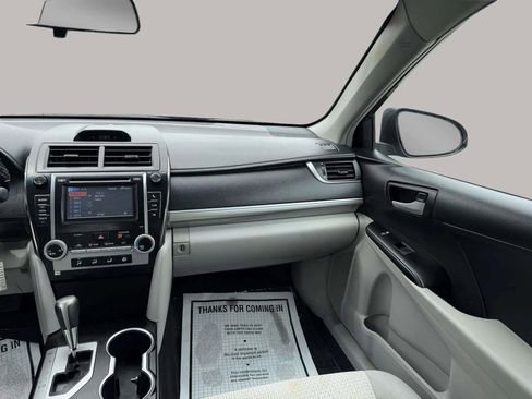 Used 2013 Toyota Camry LE FWD image 24
