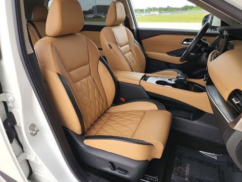 Certified 2023 Nissan Rogue Platinum w/ Platinum Premium Package FWD image 15