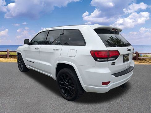 Used 2019 Jeep Grand Cherokee Altitude image 6