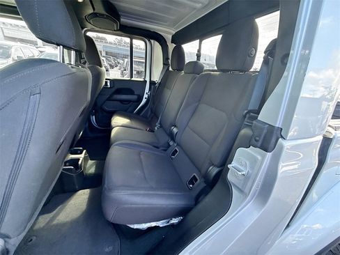 Used 2023 Jeep Gladiator Overland image 27