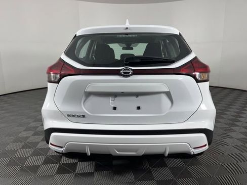 Used 2024 Nissan Kicks S image 9