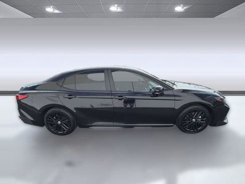 Used 2025 Toyota Camry SE FWD image 7