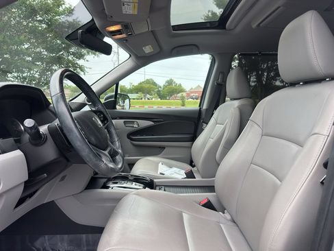 Used 2021 Honda Pilot Touring image 13
