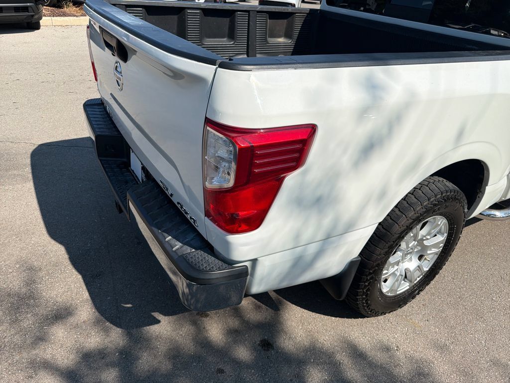 Used 2018 Nissan Titan SV AWD/4WD image 42