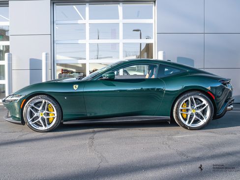 Used 2022 Ferrari Roma Coupe image 3
