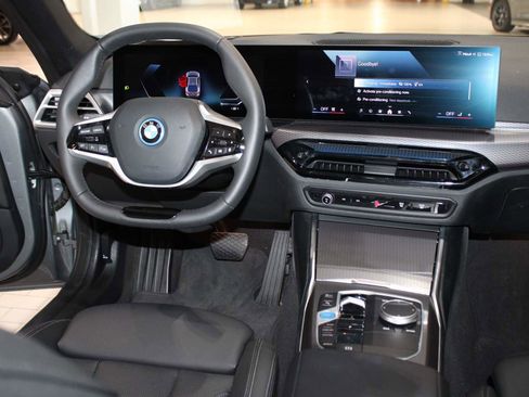 Certified 2025 BMW i4 eDrive40 image 18