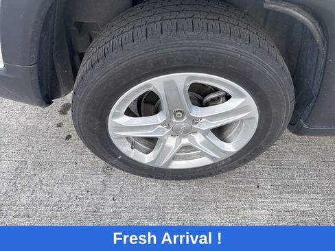 Used 2023 Jeep Compass Sport image 21