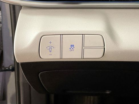 Used 2024 Hyundai Elantra Limited FWD image 14