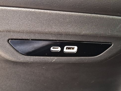 Used 2024 Chrysler Pacifica Touring-L FWD image 14