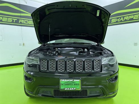 Used 2020 Jeep Grand Cherokee Altitude AWD/4WD image 4