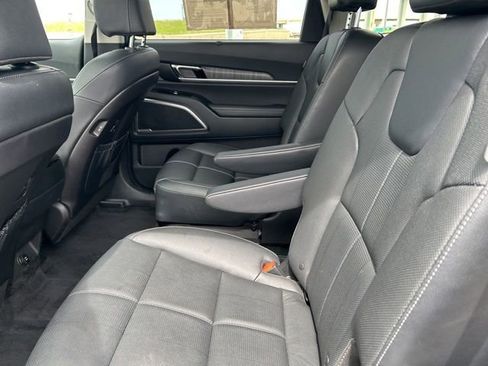 Used 2025 Kia Telluride EX w/ EX Captain's Chair Package AWD/4WD image 43