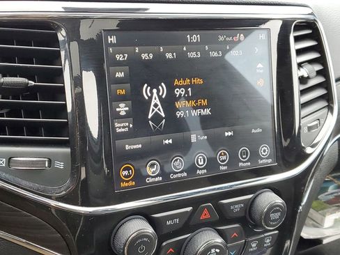 Used 2022 Jeep Grand Cherokee Limited w/ Luxury Group II image 14