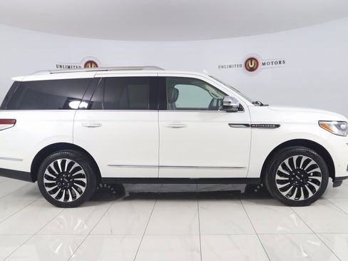 Used 2023 Lincoln Navigator Black Label image 2