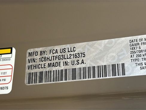 Used 2020 Jeep Gladiator Overland image 36