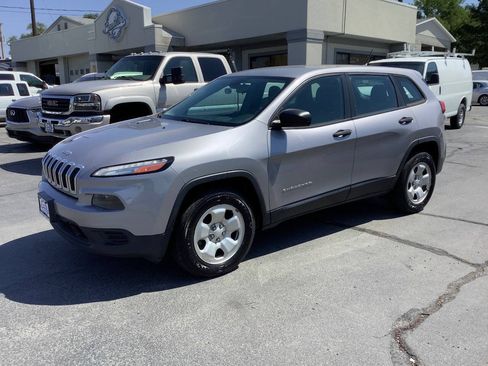 Used 2017 Jeep Cherokee Sport w/ Trailer Tow Group AWD/4WD image 1