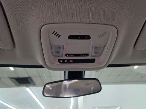 Used 2019 Chevrolet Traverse LT FWD image 32