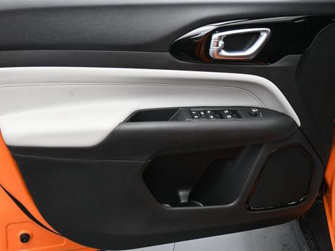 New 2026 Jeep Compass Limited image 9