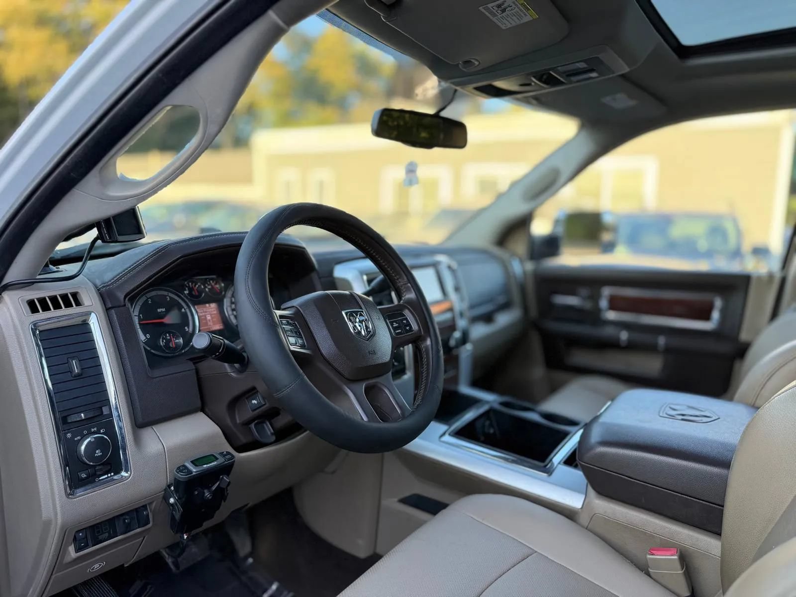 Used 2012 RAM 2500 Laramie w/ Cold Weather Group AWD/4WD image 12