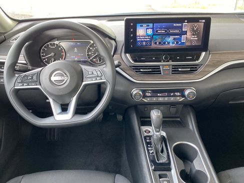 Certified 2025 Nissan Altima 2.5 SV w/ SV Special Edition Package AWD/4WD image 18