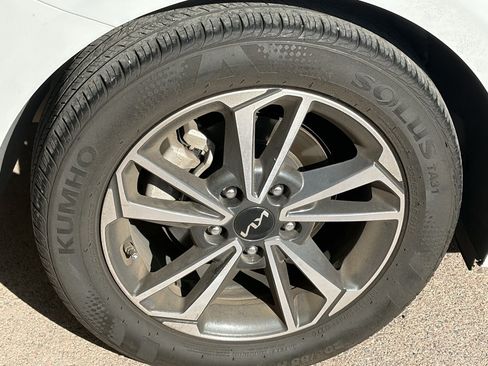 Used 2024 Kia Forte LXS FWD image 10