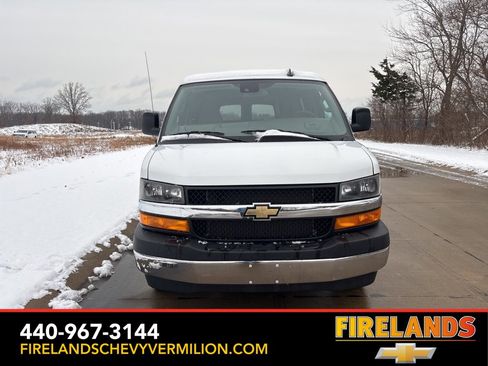 Used 2024 Chevrolet Express 3500 LT w/ LT Preferred Equipment Group image 8