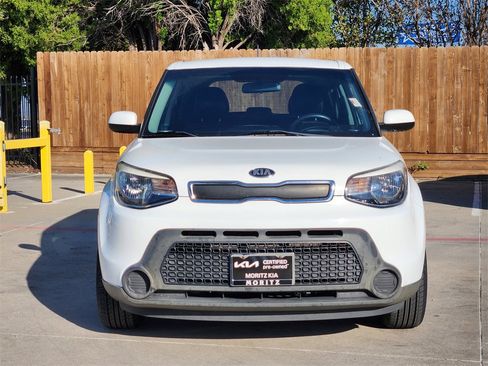 Used 2016 Kia Soul Base image 2