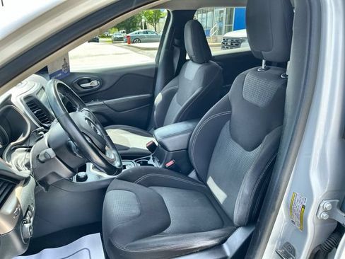 Used 2016 Jeep Cherokee Latitude w/ Comfort/Convenience Group AWD/4WD image 21