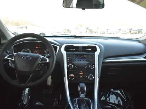 Used 2014 Ford Fusion SE image 31