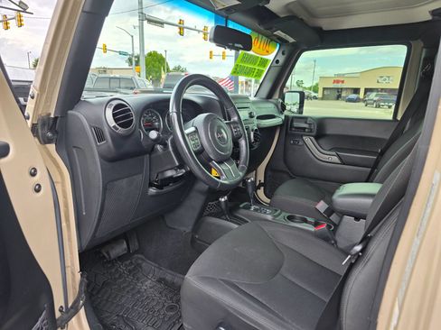 Used 2016 Jeep Wrangler Unlimited Sport w/ Quick Order Package 24S AWD/4WD image 3